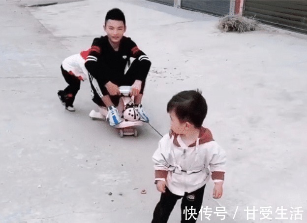 小葡萄|皮得很舅舅以大欺小,俩小外甥当牛做马,奶奶还有3秒抵达现场