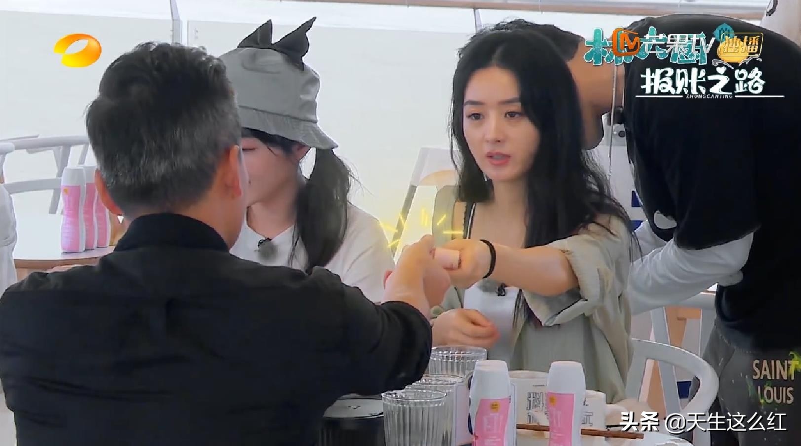 店长|赵丽颖接替黄晓明当店长的第一天,营业额就破纪录,低估她了