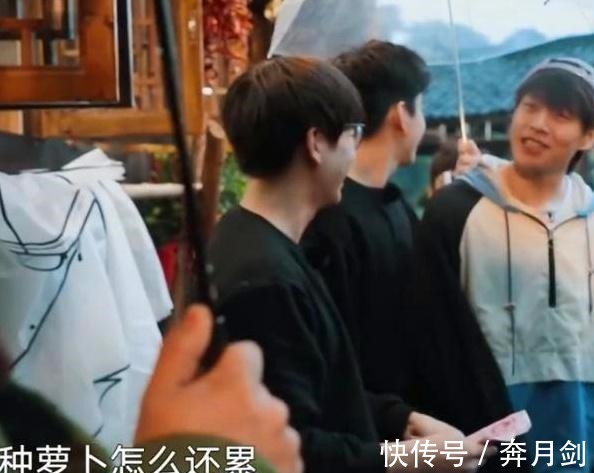 補(bǔ)救|《向往的生活》中真正干活之人說漏了嘴，何炅迅速補(bǔ)救卻已來不及