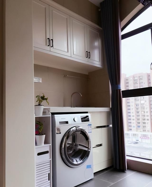 地方|资深电工老师傅提醒:家里这7个地方一定要装插座,宁多勿少!