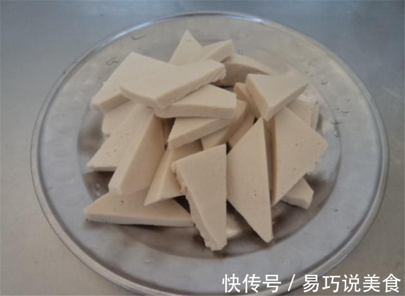 千页豆腐这样做,色泽红亮,味道好,女性要多吃