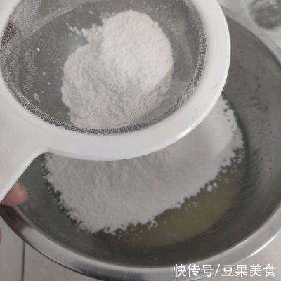 香浓美味的迷你小桃酥，一口一个，大人小孩都爱吃