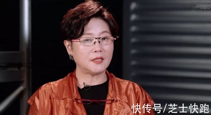 “是非不分”蔣夢婕：曾聲援揍女友的蔣勁夫，還稱一個(gè)巴掌拍不響