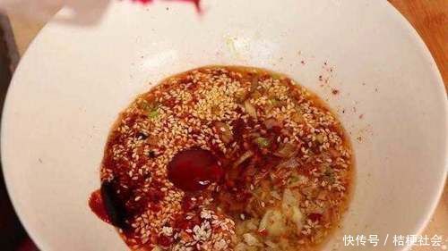 豆腐学会这样做,比吃肉过瘾,还特别下饭,外焦里嫩吃不腻