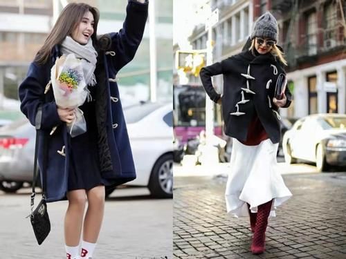 法国夫人真洋气！穿蓝色牛角扣大衣，藏小25岁老公身后小鸟依人