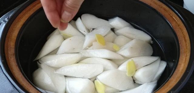 客家这一锅菜火了，13元食材简单做，出锅真香，上桌汤汁也不剩