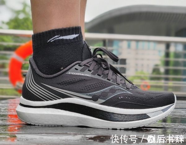 跑步 今年穿过的跑鞋,这5双最值得买!双11年度低价!