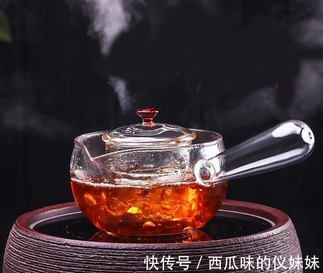普洱|冬天为什么要多喝茶?喝什么茶更养生?听听老茶客怎么说