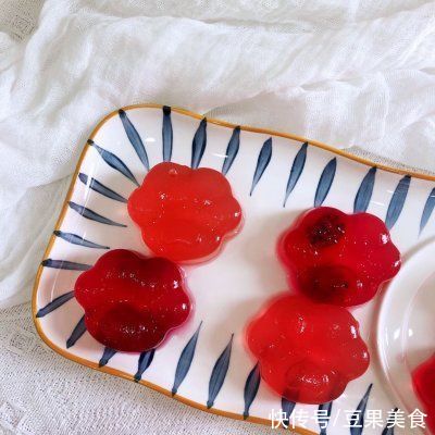 小孩|这样做可爱的猫爪火龙果果冻，隔壁小孩都馋哭了