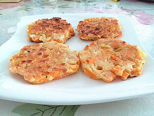 10分钟搞定早餐红薯饼，不蒸不油炸，香甜软糯，出锅都抢着吃