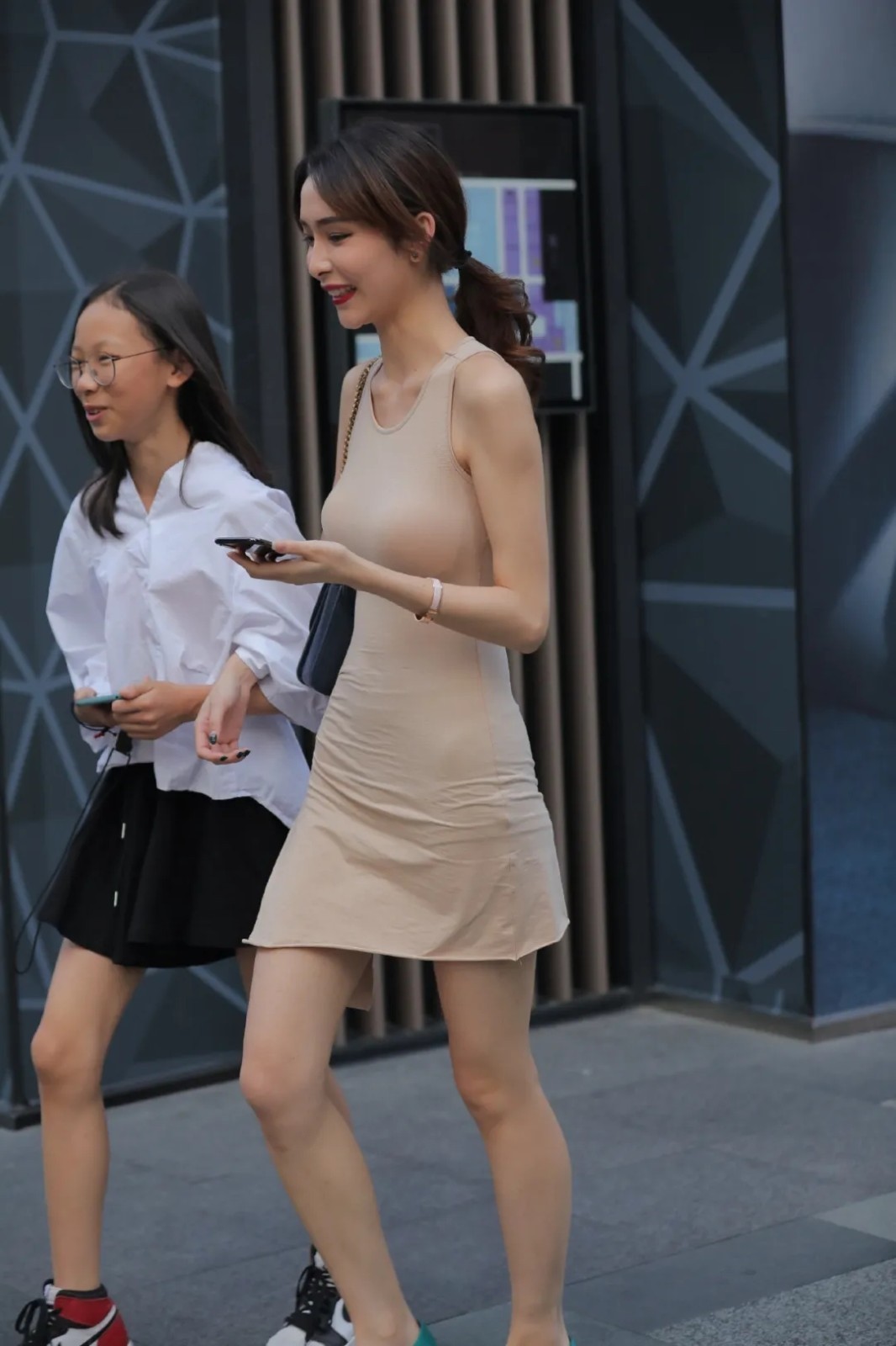 高跟鞋 气质不凡又简约耐看的穿搭,带来非比寻常的时髦感,真的很出众