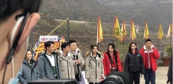 艾福杰尼|《奔跑吧9》阵容强大宋祖儿变村姑!baby小红帽造型惊艳