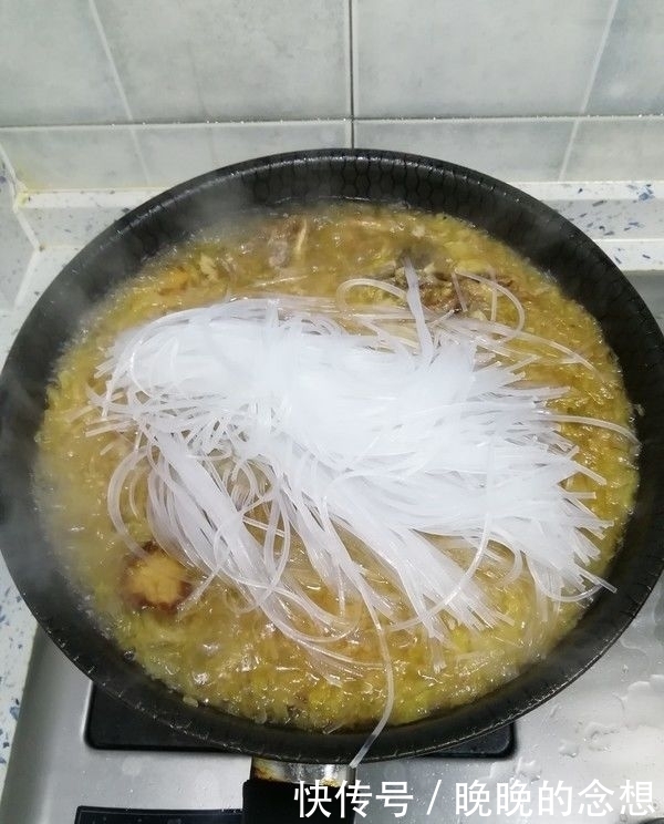 酸菜|大爷卖这“懒人菜”,5元一斤,每天200斤不够卖,明星也爱吃