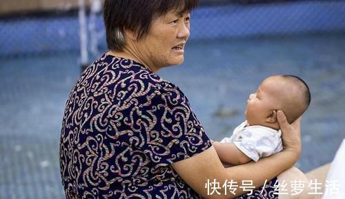 骨质疏松|为啥女人进入更年期后,都会变“丑”?教你三招,或能重返年轻