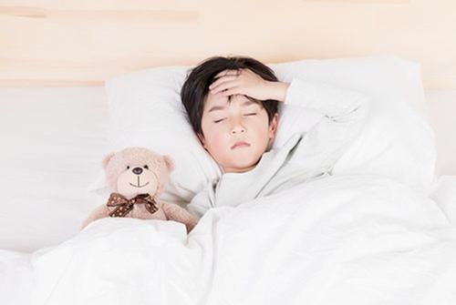 苹果|要想宝宝脾胃强健吃饭香,两种水果煮水喝,个头蹿得也快