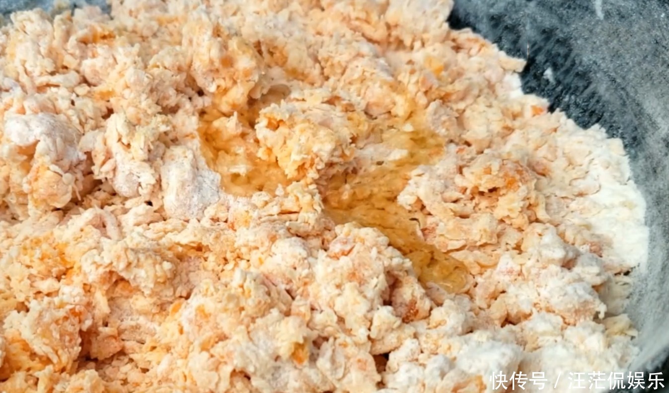 外酥|红薯不要煮粥喝了,咱们来做个小零食,外酥里嫩,香甜美味