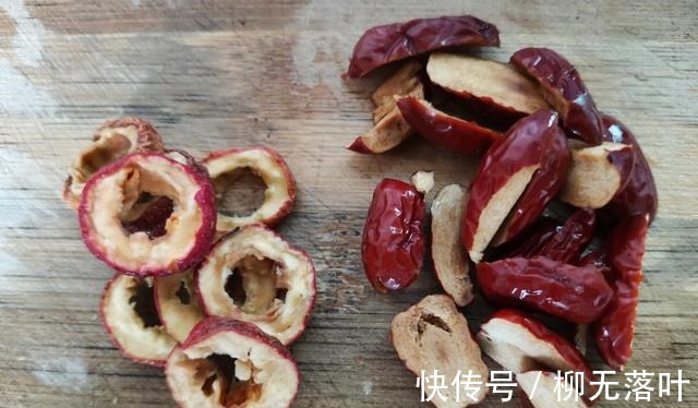 夏秋|夏秋交替,多忙都要常喝汤,雪梨和山楂搭配,润肺清燥又开胃!