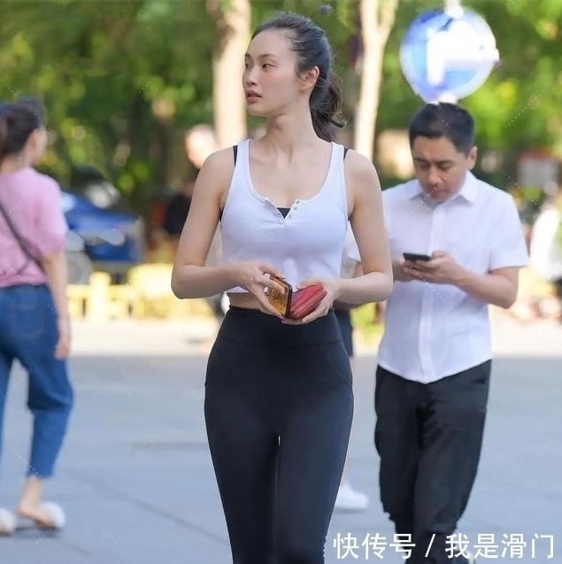 烦恼|“打底裤”失宠了,直男更青睐健美裤,化解“小粗腿”的烦恼