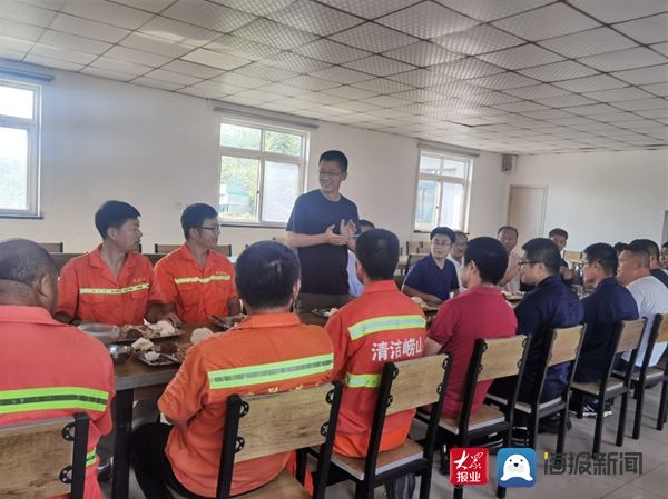 团圆饭|情暖中秋 心系环卫 青岛市城市管理局与你一起“岗位过节”