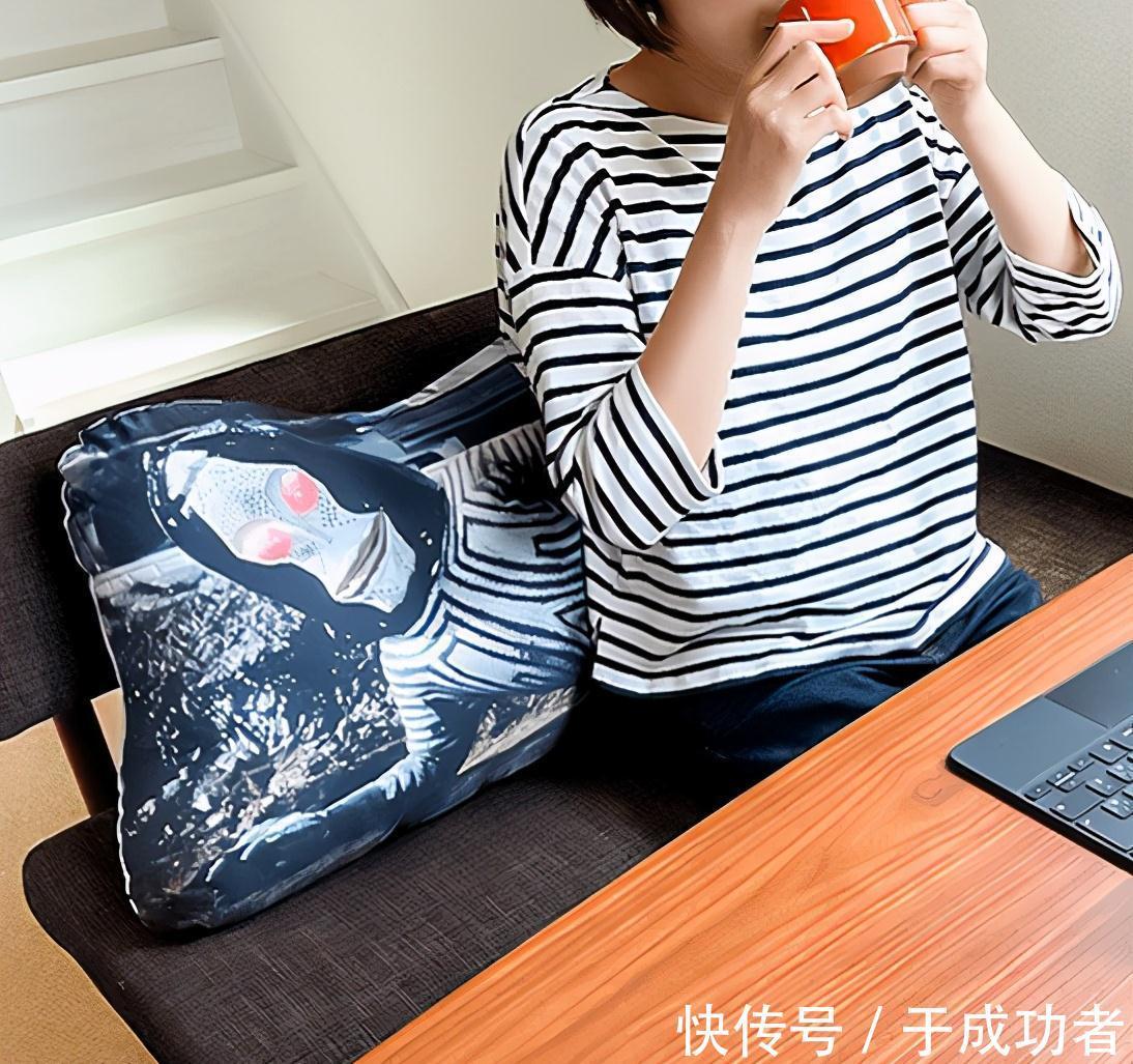 达达|奥特曼官方推出三面怪人达达抱枕，网友：人至少不能