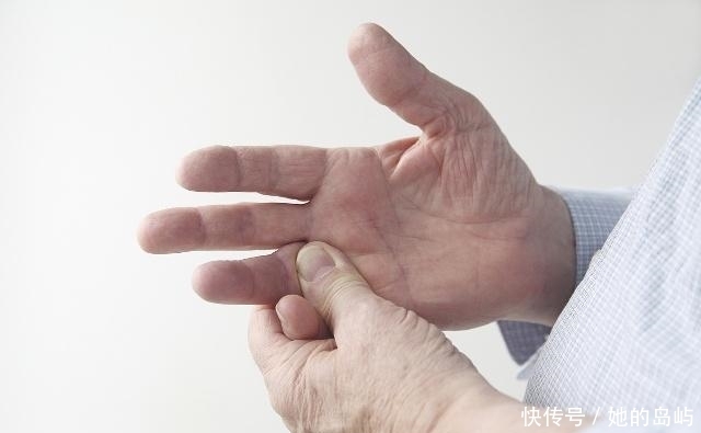 “这个动作”伤心又伤肺,或许比跑步伤膝盖,可能你天天在做