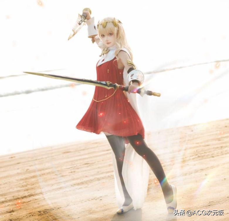 Coser|每张图都是珍藏级！24W粉萝莉Coser出新作，A字连衣裙奶凶感十足