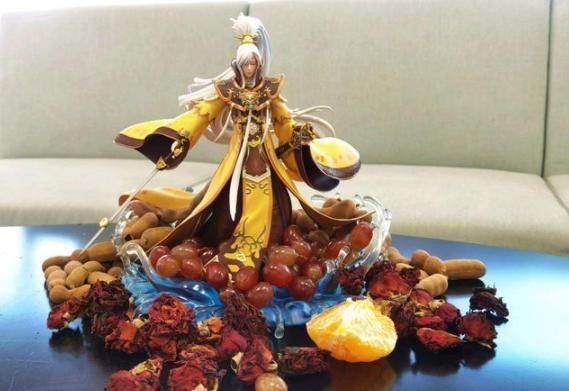 果盘|千元手办被当成果盘,老母亲还夸其做工精致,当事人有苦说不出