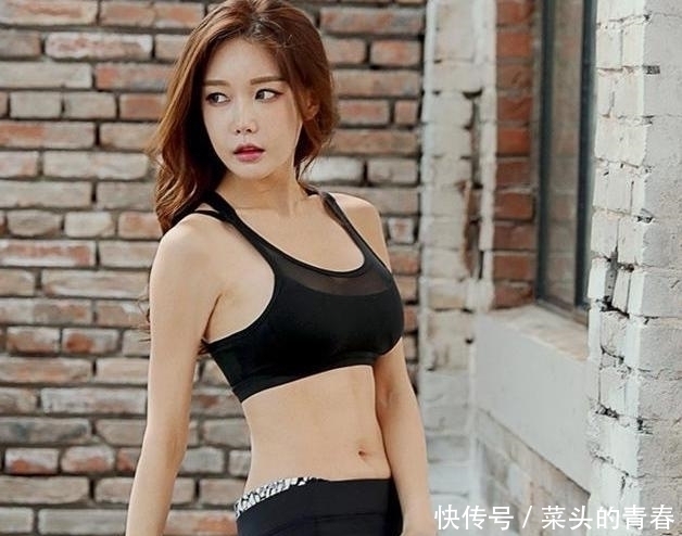 性感|街拍:性感丰满的紧身打底裤美女,更显女性高贵优雅的魅力!