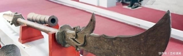 刀长|关羽的青龙偃月刀长啥样影视剧里大都拍错，三国刘关张兵器考