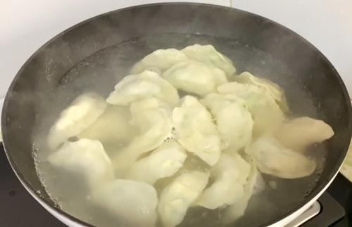 春天,韭菜和它是绝配,钙是鸡蛋的6倍,包饺子吃最鲜,别不懂吃