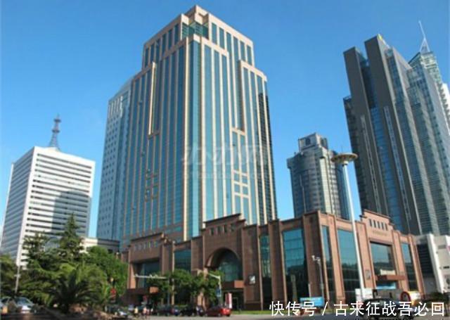 窗帘|七十年代卖窗帘,年赚5亿,建800套房,无人问津,今每套值1亿