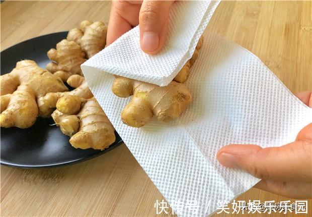 今天才知道,保存生姜这么简单,放半年不干瘪不发芽,越放越好吃