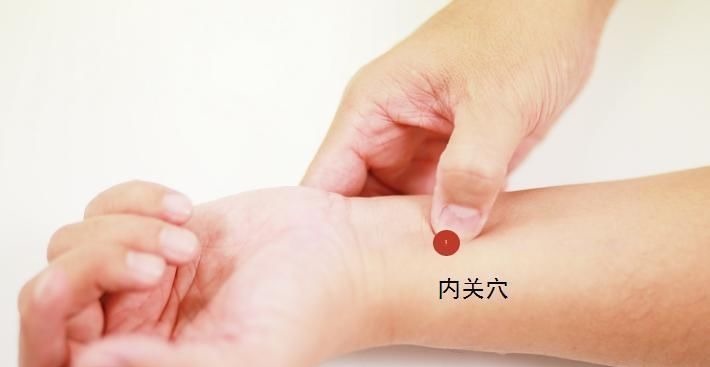 恶心|心脏和脾胃不好,都可以用身体上的一个穴位调,只花时间不花钱