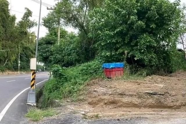 垂直握把|“吃鸡”6张生活梗图,在现实中看见“空投”,差点没忍住跳车