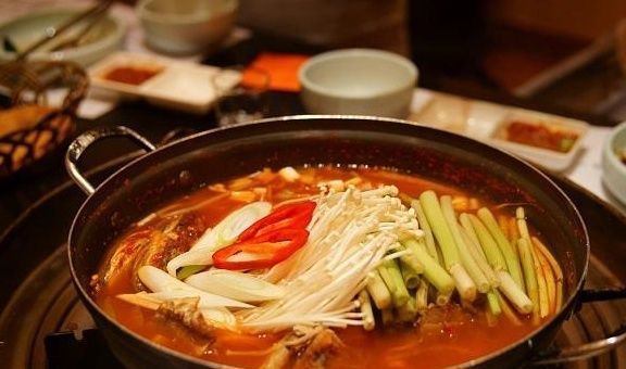 酸性|怀孕期间,孕妈妈少吃这几种食物,胎儿出生后不会出现黄疸!