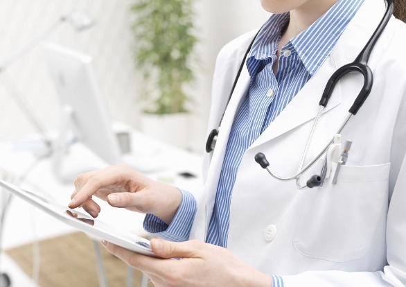 老太|65岁老太嗜睡成瘾，确诊肝癌，医生：冰箱2物或是“祸源”，趁早丢掉！