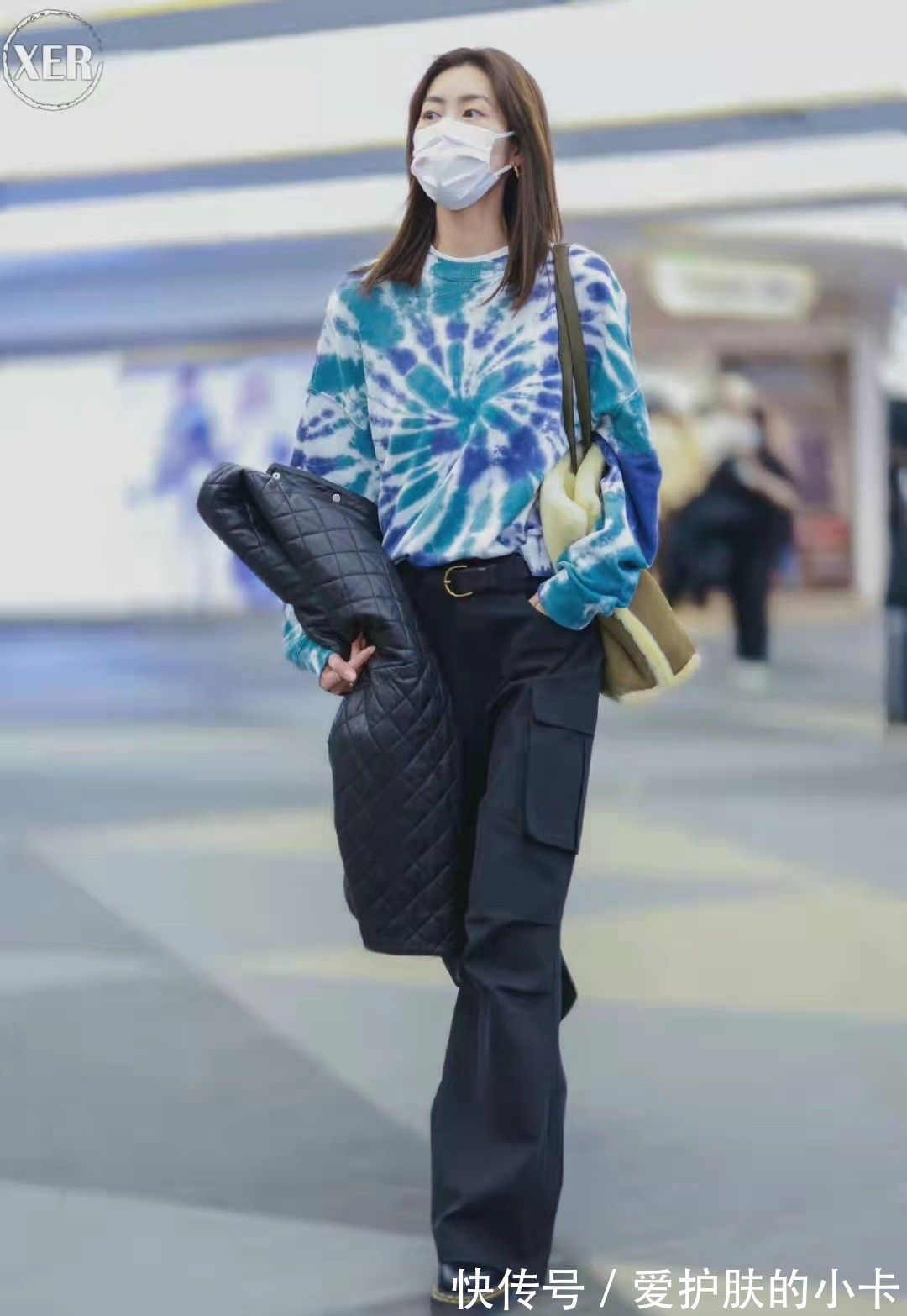 单品|超模品味不一般,刘雯基础款叠穿玩出新花样,简约又高级