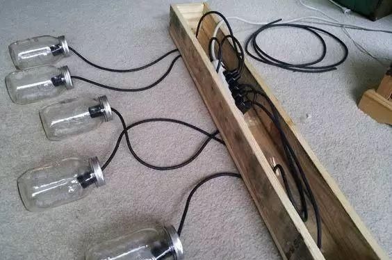 没想到老干妈瓶子能做成这个，后悔扔了那么多……