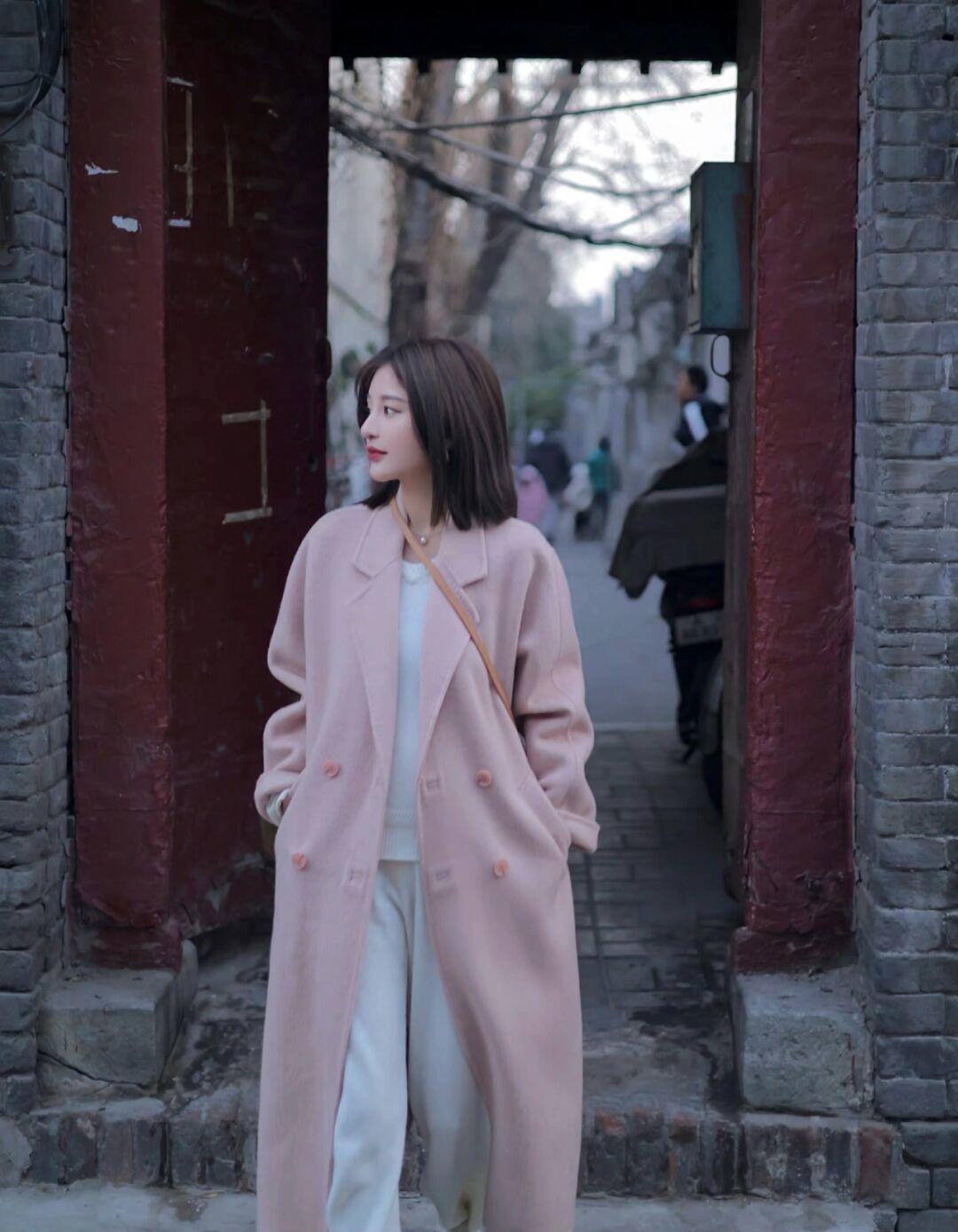 大衣 这些“大衣穿搭”才叫高级,保暖舒适又有气场,日常实用不挑人