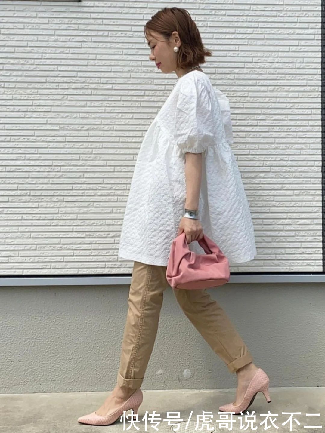 黑白灰|40岁女人穿衣如何营造亮点？学日本主妇这4个技巧，显年轻又气质