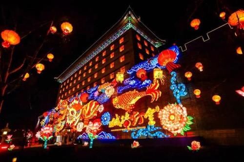 中年|元宵节“夜游”搜索次数提升296%，高星酒店价格回落约三成