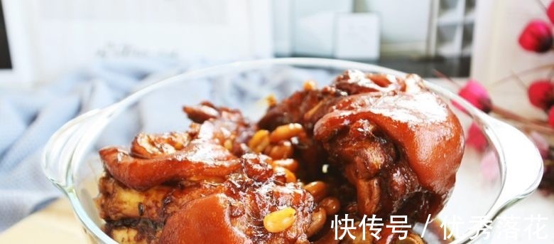 猪手|黄豆炖猪手,满满的胶原蛋白,鲜嫩软烂,吃着太过瘾了!