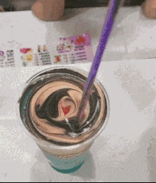 |搞笑GIF: 这样的新娘要不得 客人刚新娘就原形毕露了