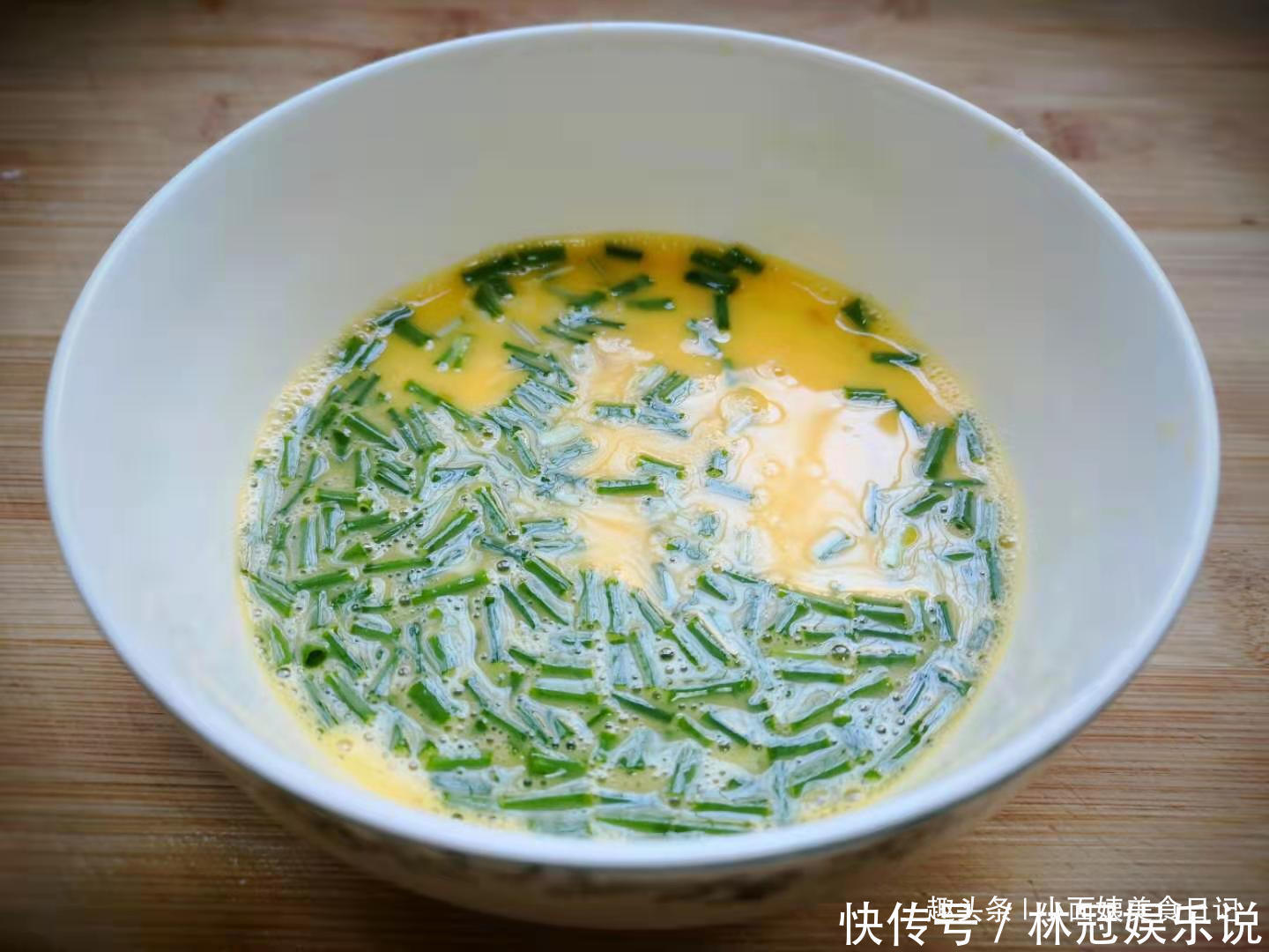 早餐|早餐别出去买了,2个鸡蛋一块豆腐,快速又营养,全家都喜欢!