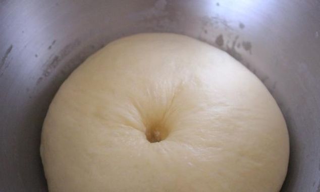 面粉|甜甜圈别再买,五勺面粉两颗鸡蛋,做着比麻花简单,比油条好吃