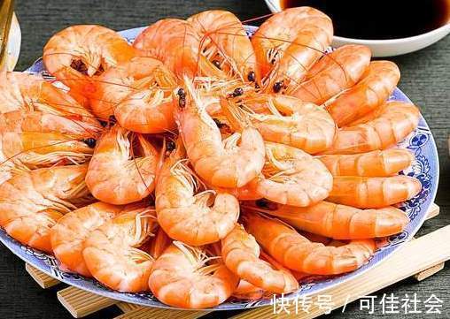 正确做法|煮虾，用冷水还是热水教你正确做法，虾肉鲜嫩Q弹，还不腥