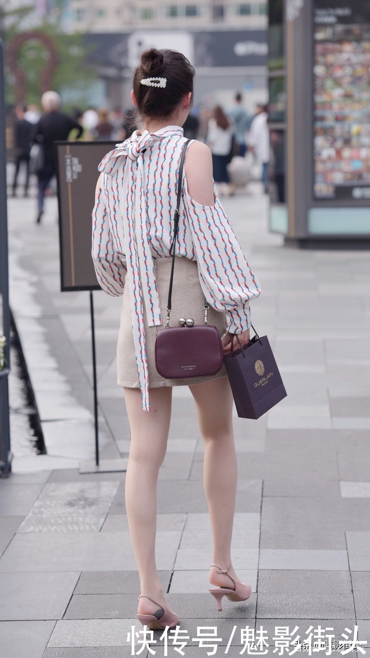 高跟鞋|半身裙+竖条纹衬衫，适合小个子女生的裙装搭配，显高有气质