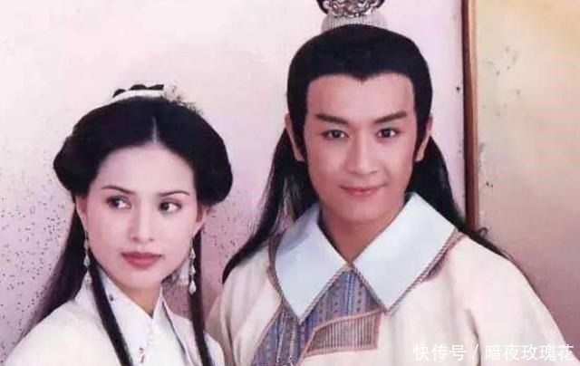 阴谋|慕容复其实在装疯卖傻,巴天石无意间说了一句话,揭穿了他的阴谋!