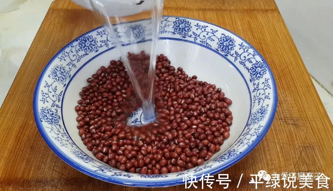 早餐别吃包子油条了,教你一个新吃法,做出好吃的煎豆包,太香了