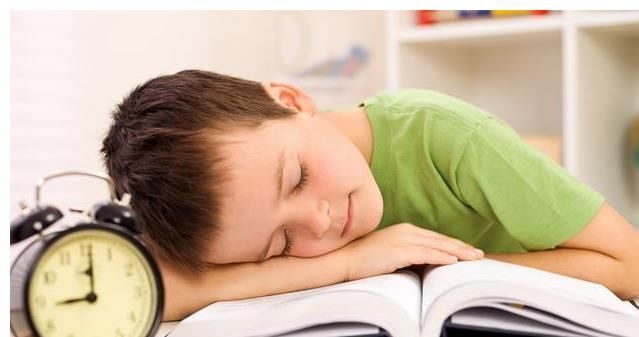 分泌|孩子睡眠时间在控制范围内,生长激素高达5-7倍对长高至关重要